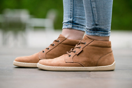 Eleganter Barfußschuh aus Nubukleder in Cognac