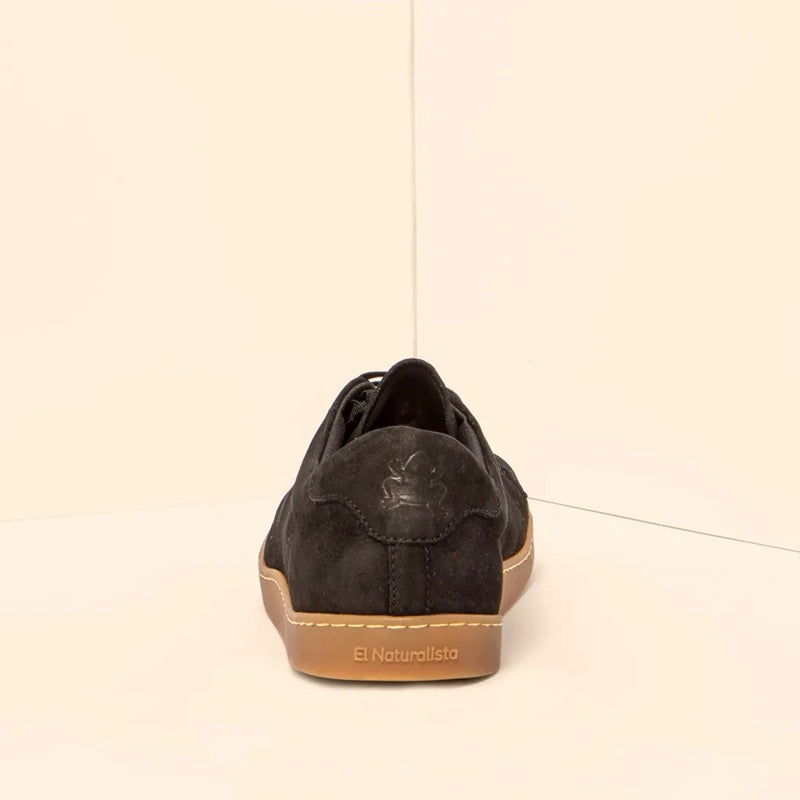 Gewaschenes Nubukleder beim El Naturalista Origen Black