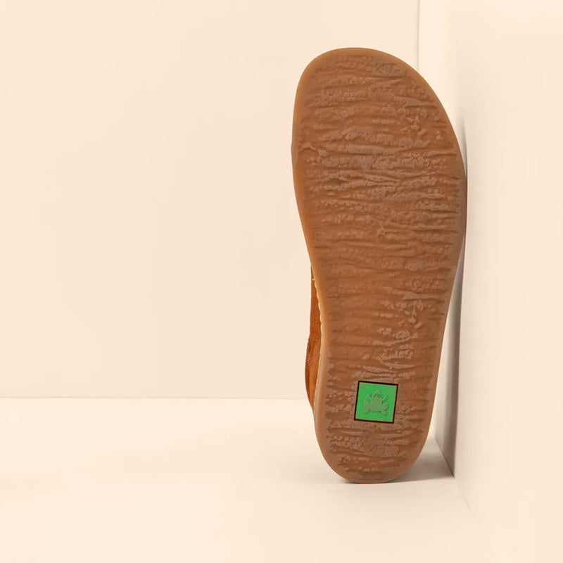 Flexible Gummisohle mit Relief beim El Naturalista Origen