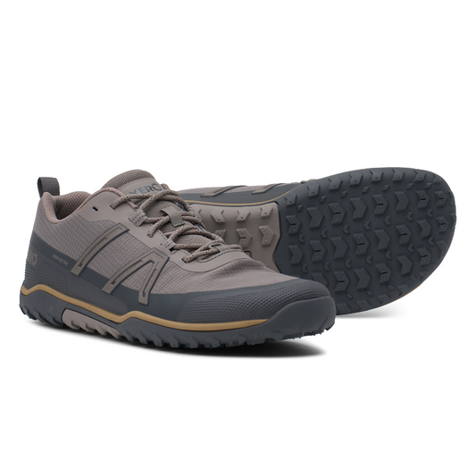 Xero Shoes Scrambler Trail Low WP Driftwood Asphalt wasserdichter Barfuß-Trailschuh